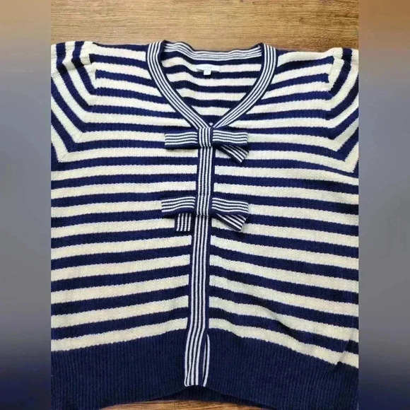 Voy Los Angeles Navy Striped Women's Sweater Top size L - Picture 3 of 10